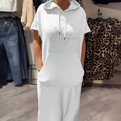 Saskia™ | Kootud kleit kapuutsiga