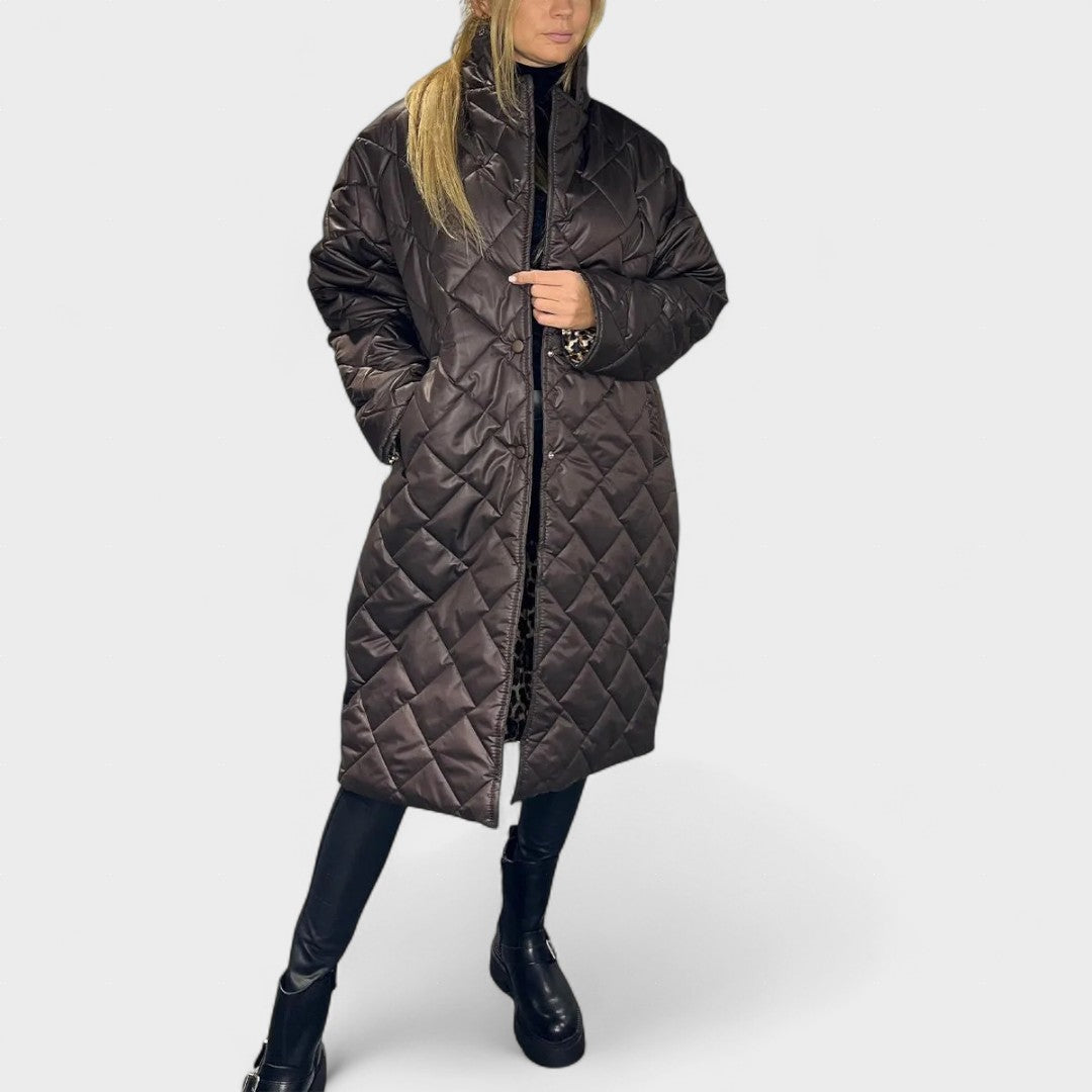 Isela™ | Kahepoolne mantel elegantse leopardimustrilise vooderiga